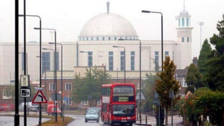 London Closes 500 Churches; Opens 423 New Mosques