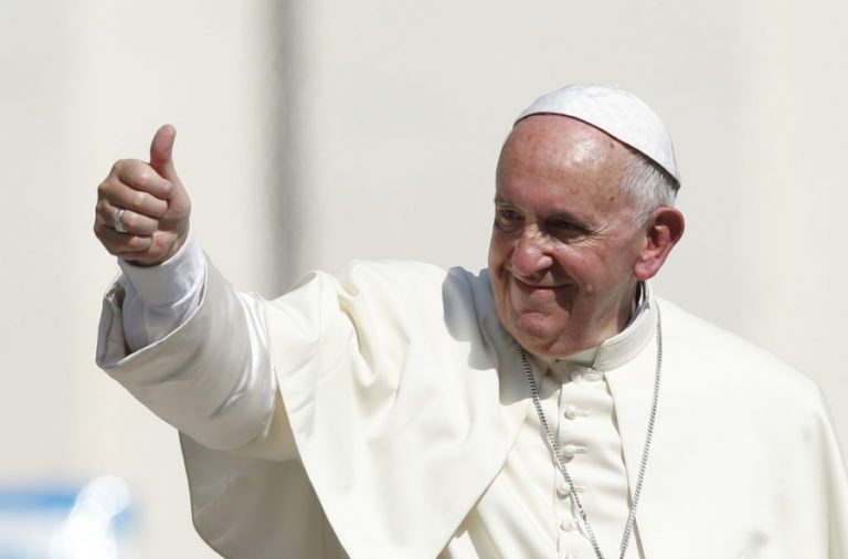 Pope Francis Prays For Chicago Violence Victims In Letter
