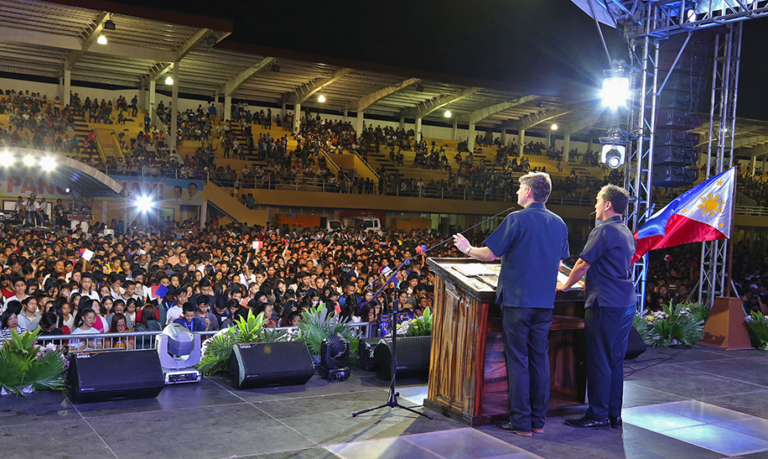 Thousands Say Yes To Christ In The Philippines