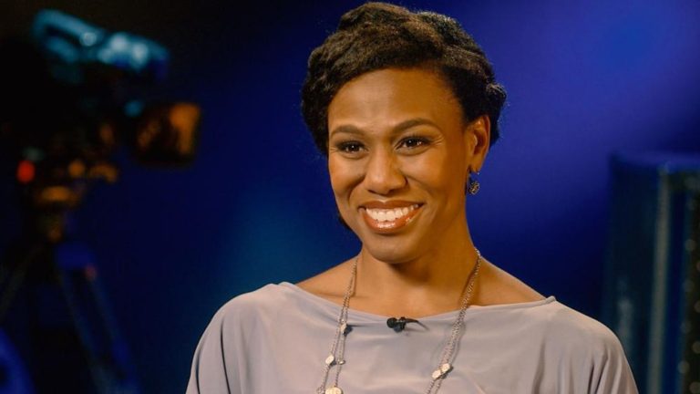 Christian Woman: Here’s How To Find Your Value In Jesus, Not Social Media