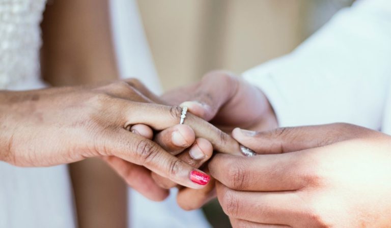 Dallas Megachurch Hosts Mass Wedding For Cohabitating Couples To Honor Marriage