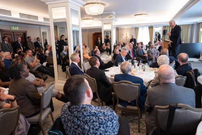 Franklin Graham Encourages UK Church Leaders