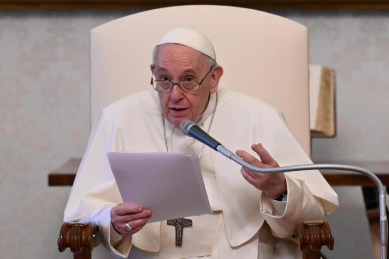Christian meditation is path to meeting Christ, pope says at audience