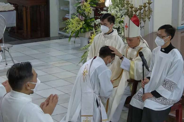 New Vietnam priests urged to follow Christ’s example