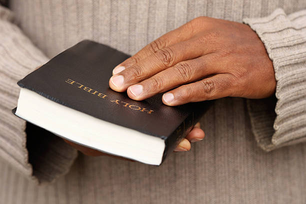 Nigerian prisoners receiving Bible degrees through Prisoners for Christ ministry